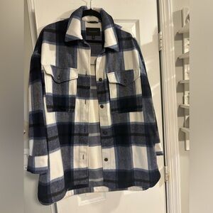 Banana republic oversized plaid shirt jacket. Size medium.New without tags.